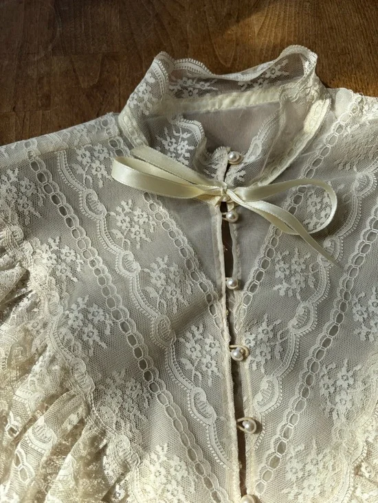Vintage Victorian-Inspired Blouse - Picture 3 of 11
